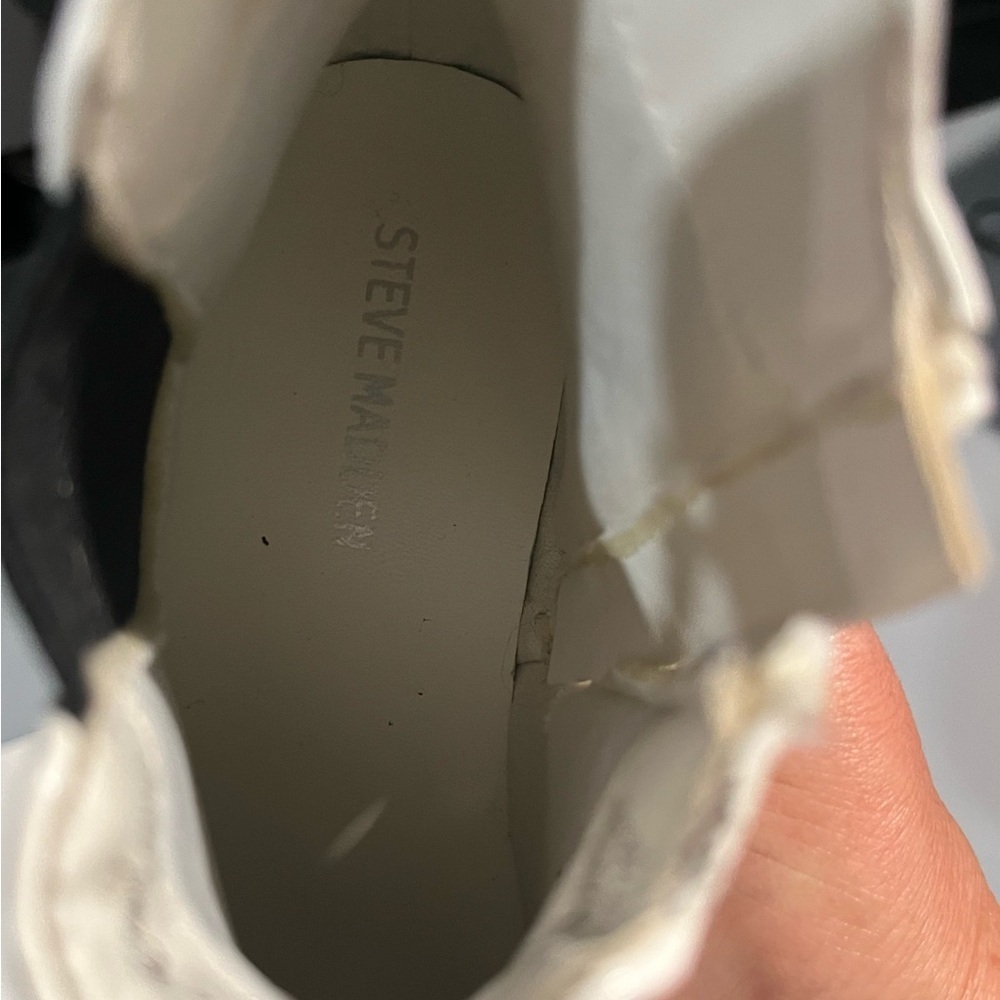 Steve Madden White and Black Sandals - Picture 11 of 11